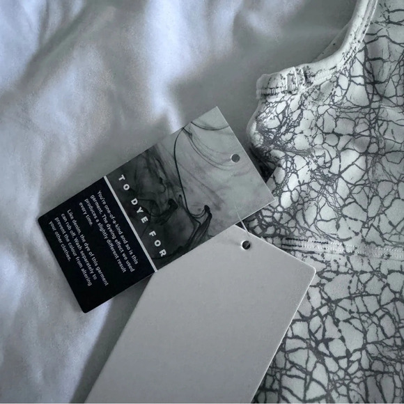 🆕🤍 Lululemon Power Pivot Tank Thread Dye - White Black - Picture 9 of 13